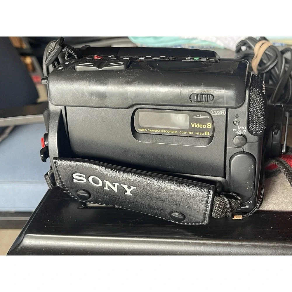 Sony Video Camera Model CCD-TR5 (for Parts )